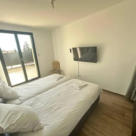 Feriehus House 90 With 8 Bedrooms Lechaffardcom